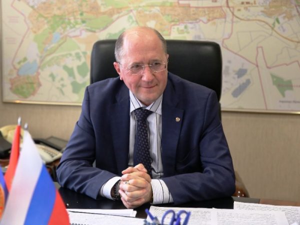 глава администрации Красносельского района О.Е.Фадеенко